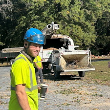 Tree-Removal-with-Crane-at-Woodlawn-Cemetery 2